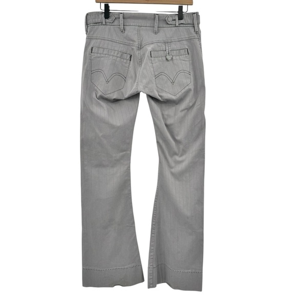 Vintage 2000s Levi's RARE Low Rise Flare Leg Pants Gray Pinstripe Stretchy | 10 - Picture 3 of 13